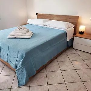Calvart 11 4+1 Guest Appartamento